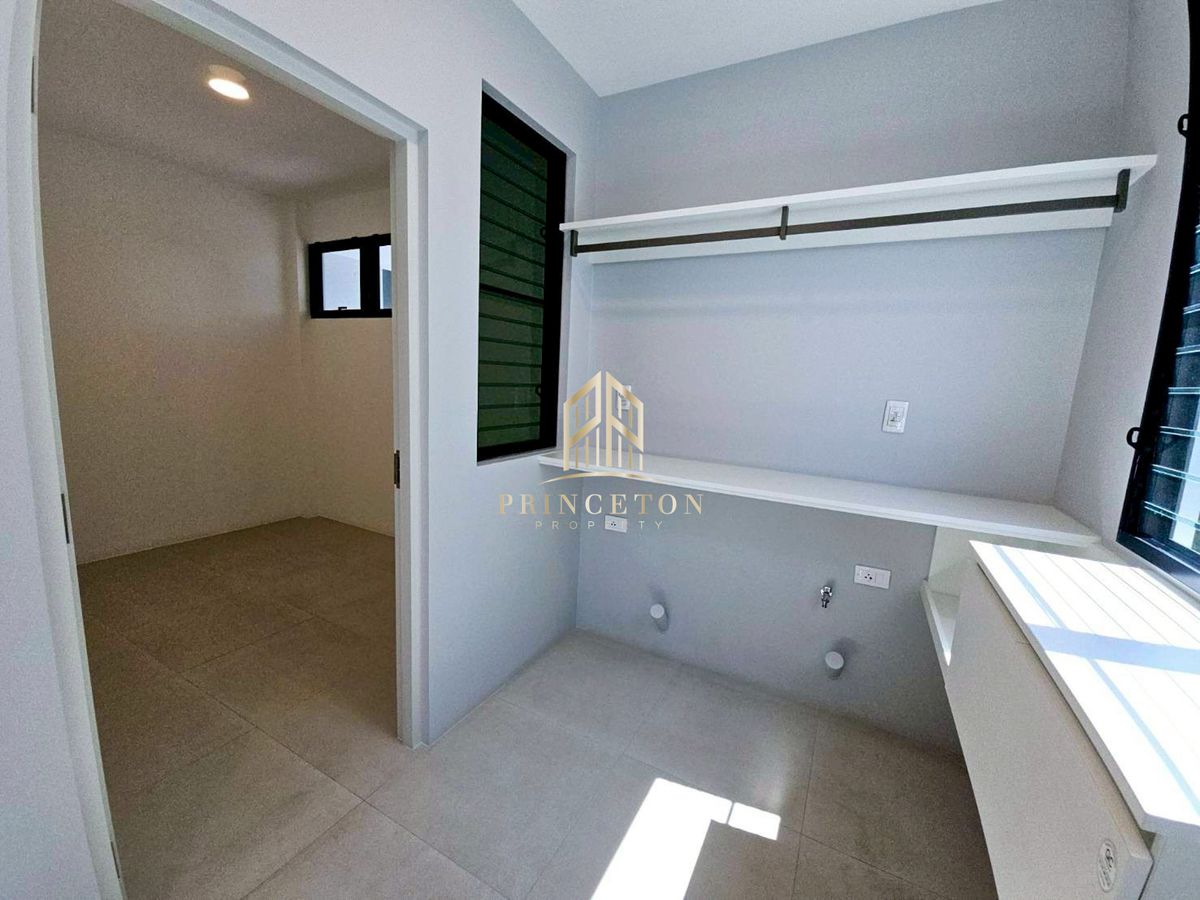 For SaleHouseBangna, Bearing, Lasalle : Luxury house for sale Nantawan Bangna km.15 📞092-4252445