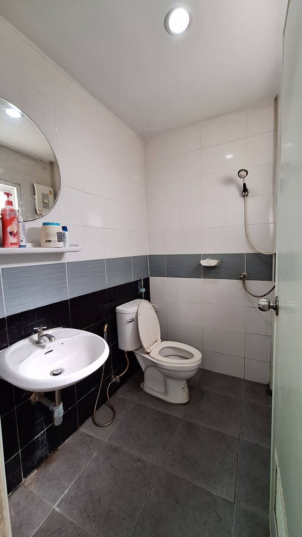 ขายทาวน์โฮมมีนบุรี-ร่มเกล้า : ขายทาวน์เฮ้าส์ 2 ชั้น หมู่บ้าน ณ.ราธร สุวินทวงศ์ 23 (เฟสใหม่) (N.821)