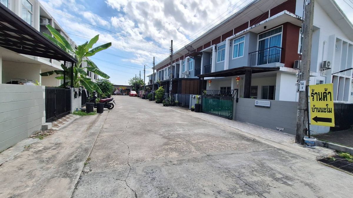 ขายทาวน์โฮมมีนบุรี-ร่มเกล้า : ขายทาวน์เฮ้าส์ 2 ชั้น หมู่บ้าน ณ.ราธร สุวินทวงศ์ 23 (เฟสใหม่) (N.821)