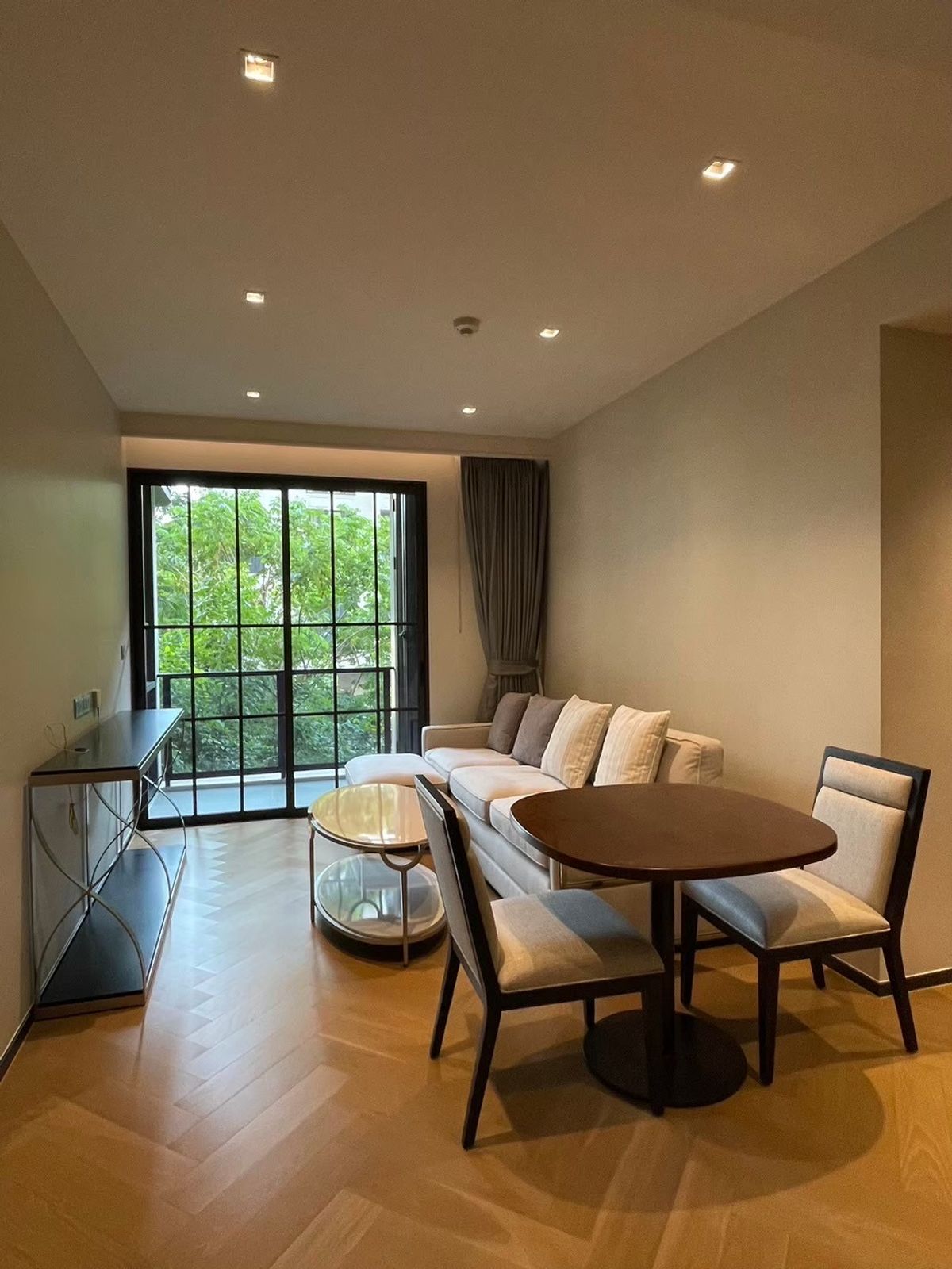 ให้เช่าคอนโดสุขุมวิท อโศก ทองหล่อ :  🛋️ หรูหรา สงบ ร่มรื่น | ให้เช่า The Reserve Sukhumvit 61 | เฟอร์ครบ  โลว์ไรส์ ใจกลางสุขุมวิท พร้อมเข้าอยู่ เดินถึง BTS เอกมัย