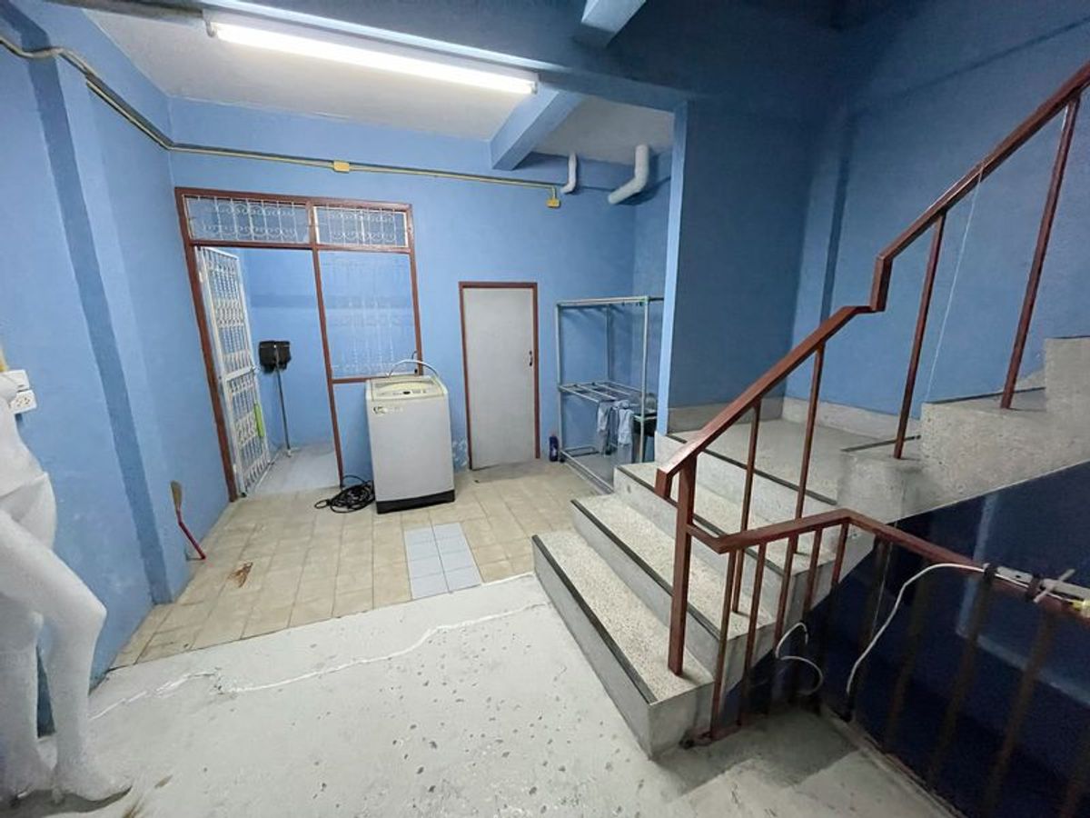 For SaleShop HouseBang Sue, Wong Sawang, Tao Pun : 3.5-story commercial building for sale, size 18 sq.wa Near Wongsawang Intersection Bang Khen, South side, Bang Sue District, Bangkok