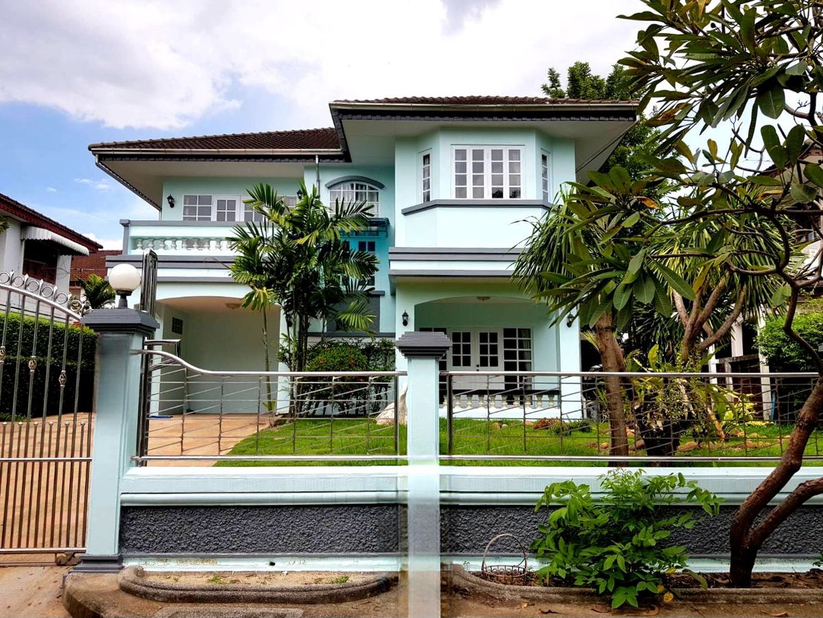 For RentHouseSamut Prakan,Samrong : Warm house rental 102 sq.who, ready to be near BTS Sri Bearing! With a smooth waterfall park Suitable for foreign families and pet lovers