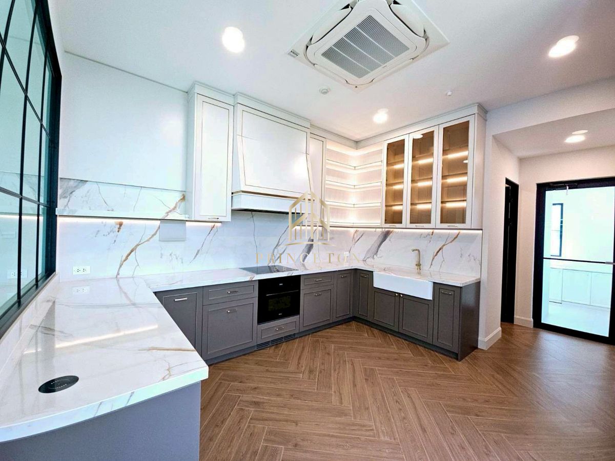 For SaleHouseBangna, Bearing, Lasalle : Luxury house for sale Nantawan Bangna km.15 📞092-4252445