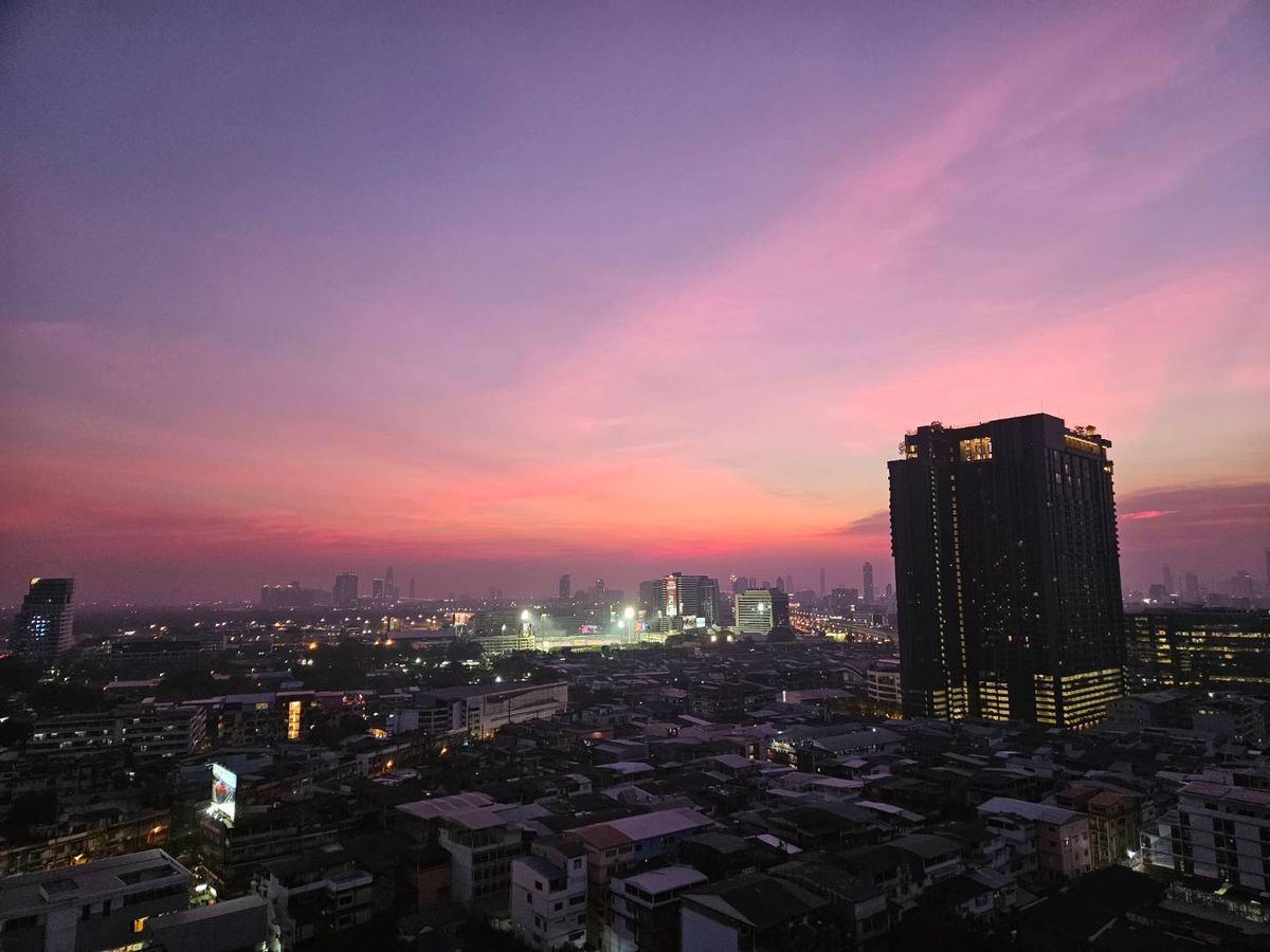 ให้เช่าคอนโดสุขุมวิท อโศก ทองหล่อ : For Rent :Luxury Renovated 3-Bedroom Condo with Stunning Sunset View – President Park Sukhumvit 24