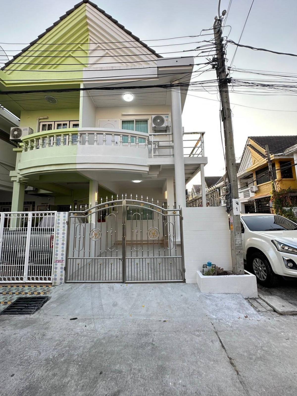 ขายทาวน์โฮมนวมินทร์ รามอินทรา : 🏡🏡towhome 2. ชั้น ห้องมุม บ้านพรบดินทร์ นวมินทร์157 รีโนเวทใหม่ทั้งหลัง พร้อมเฟอร์ฯและเครื่องใช้ไฟฟ้าใหม่ ราคา แสนถูกกับทำเลที่เป็นใจ เดินทางสะดวกเข้าออกหลายเส้นทาง