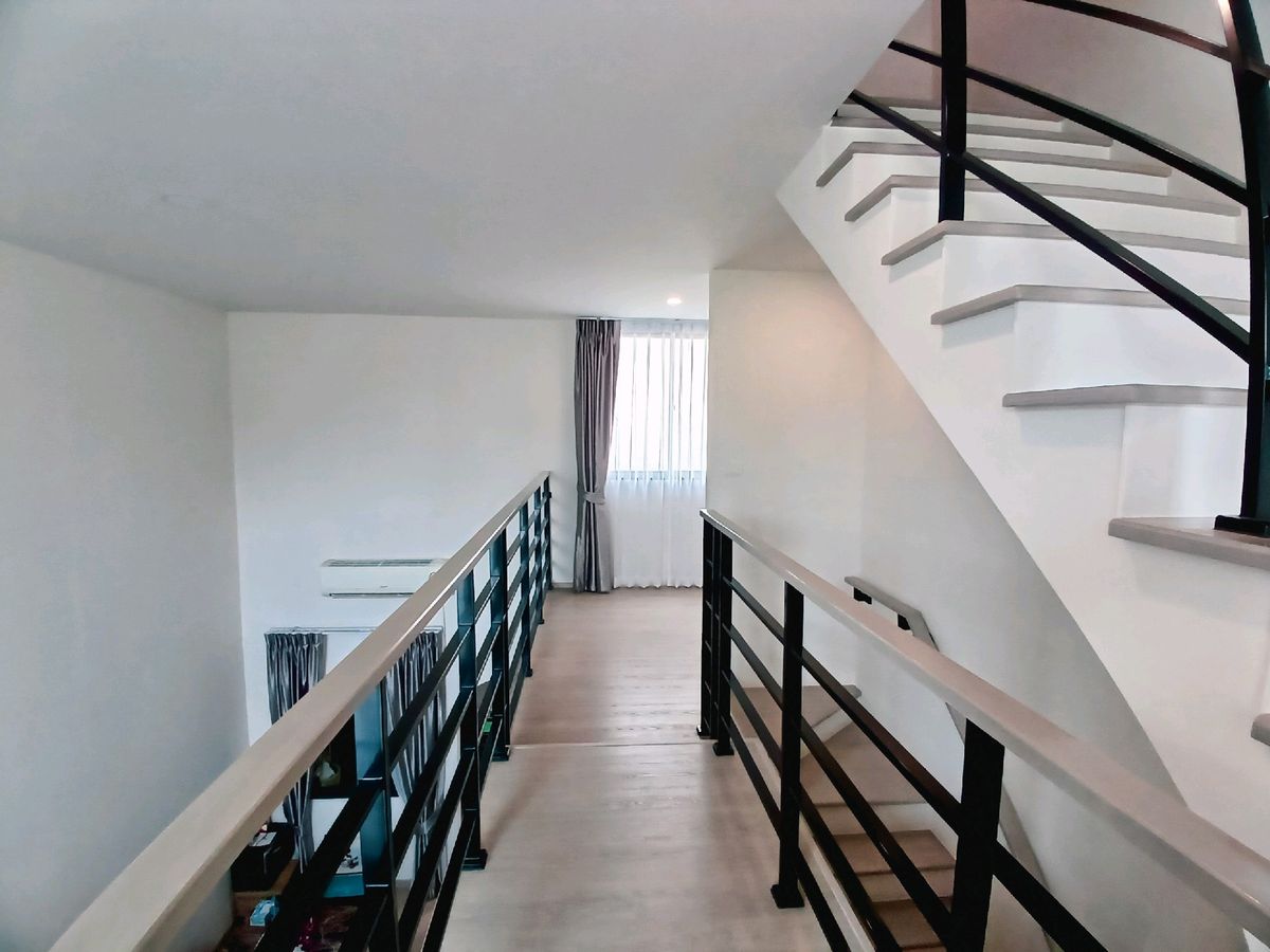 For RentHouseBangna, Bearing, Lasalle : 3-floor townhome for RENT in minimal style | Altitude Kraf Bangna, Good atmosphere with large garden view [ Welcome to pets ]