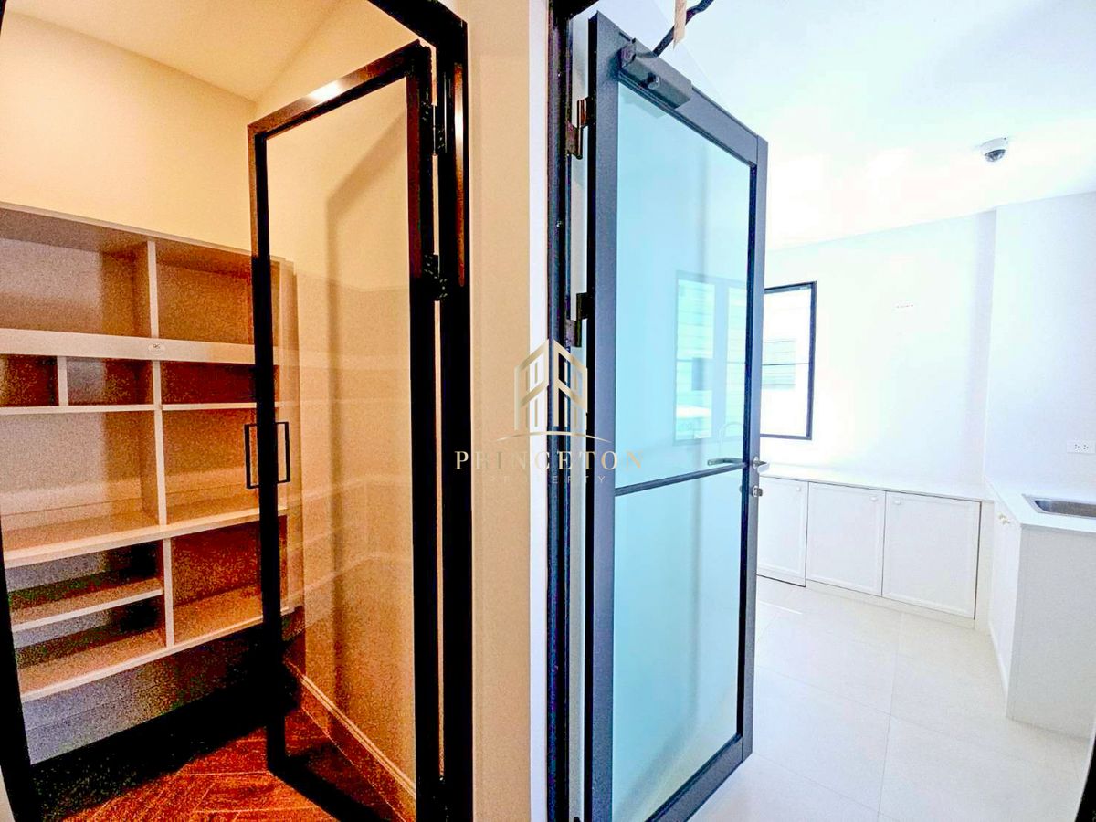 For SaleHouseBangna, Bearing, Lasalle : Luxury house for sale Nantawan Bangna km.15 📞092-4252445