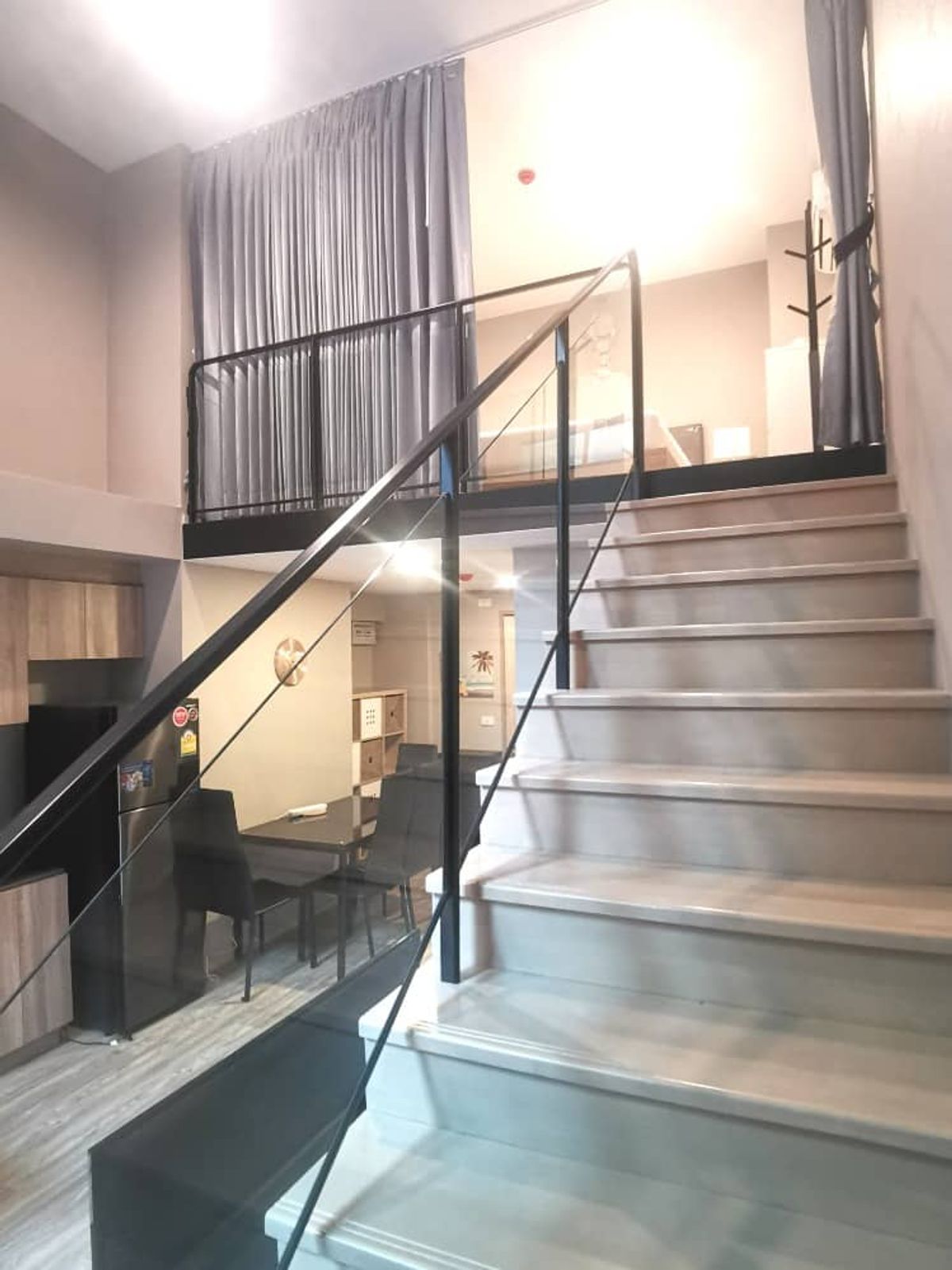 ขายคอนโดสาทร นราธิวาส : ขายด่วน 📍 Blossom Condo @ Sathorn - Charoenrat 📍 DUPLEX ROOM เฟอร์นิเจอร์ และ เครื่องใช้ไฟฟ้าครบ 