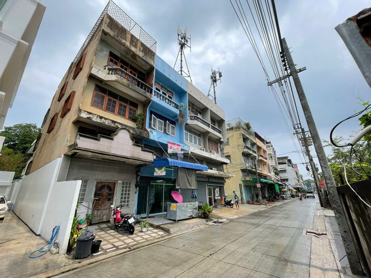 For SaleShop HouseBang Sue, Wong Sawang, Tao Pun : 3.5-story commercial building for sale, size 18 sq.wa Near Wongsawang Intersection Bang Khen, South side, Bang Sue District, Bangkok