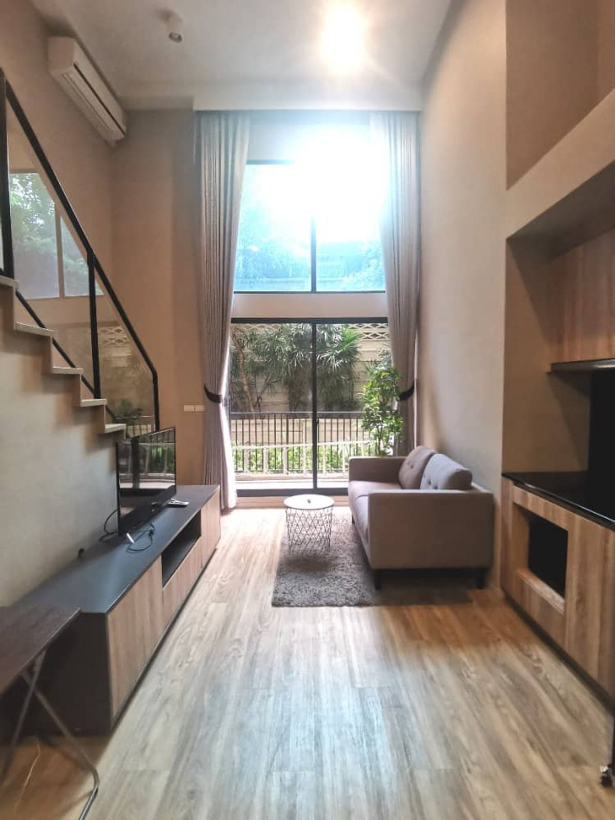 ขายคอนโดสาทร นราธิวาส : ขายด่วน 📍 Blossom Condo @ Sathorn - Charoenrat 📍 DUPLEX ROOM เฟอร์นิเจอร์ และ เครื่องใช้ไฟฟ้าครบ 