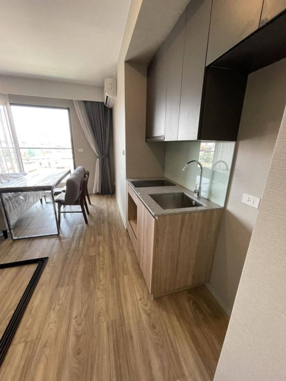 ขายคอนโดสาทร นราธิวาส : ขายด่วน ✨ Blossom Condo @ Sathorn - Charoenrat ✨ เฟอร์นิเจอร์ และ เครื่องใช้ไฟฟ้าครบ ใกล้ BTS สุรศักดิ์