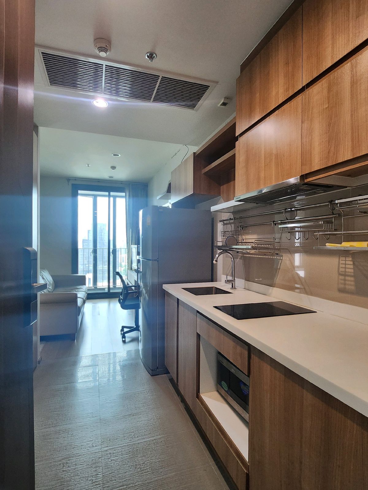 For RentCondoRatchathewi,Phayathai : Pine by Sansiri rental, 18,000 baht per month, ready to move in. Stick to Ratchathewi  
