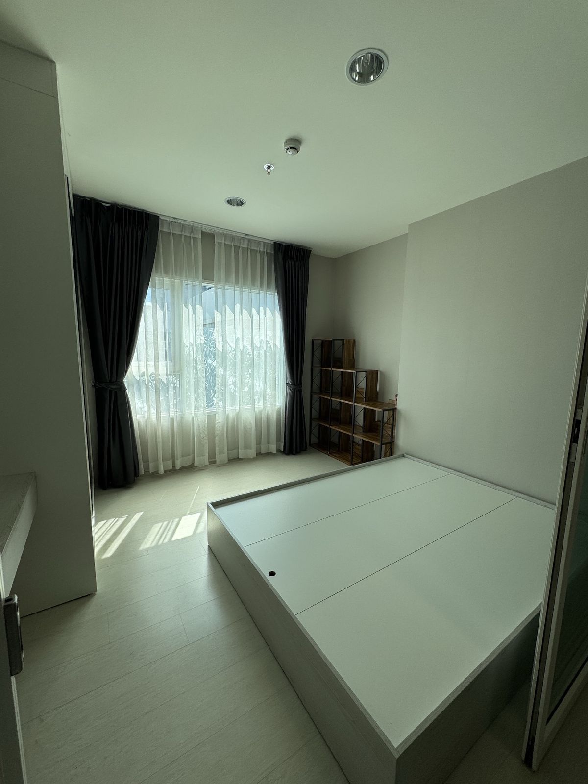 For SaleCondoSamut Prakan,Samrong : ASPIRE ERAWAN TOWER B condo for sale, 30th floor, river view (SM1136)