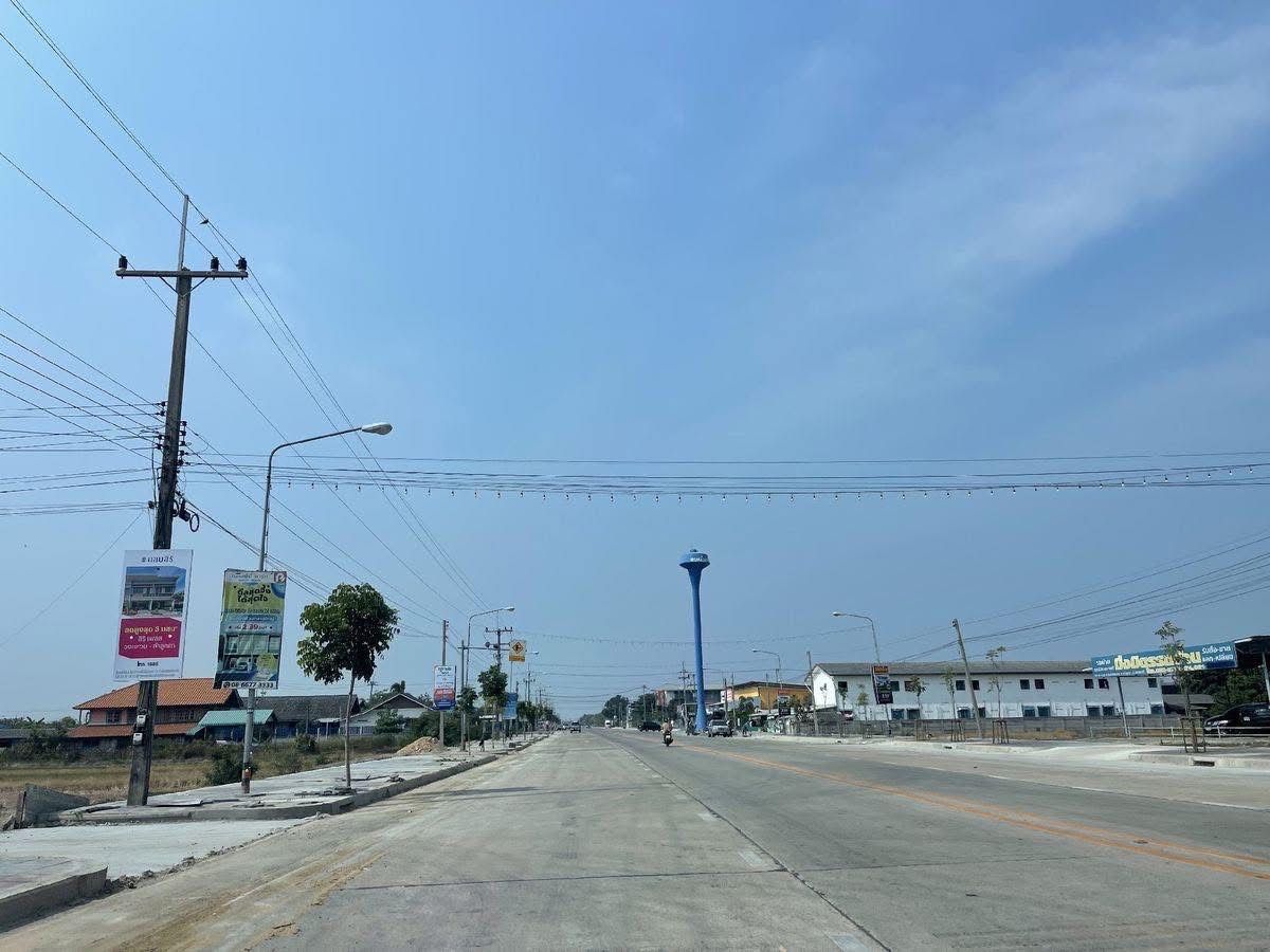 For SaleLandPathum Thani,Rangsit, Thammasat : Land for sale, Lam Luk Ka Khlong 5, on the main road near the motorway, can be sold