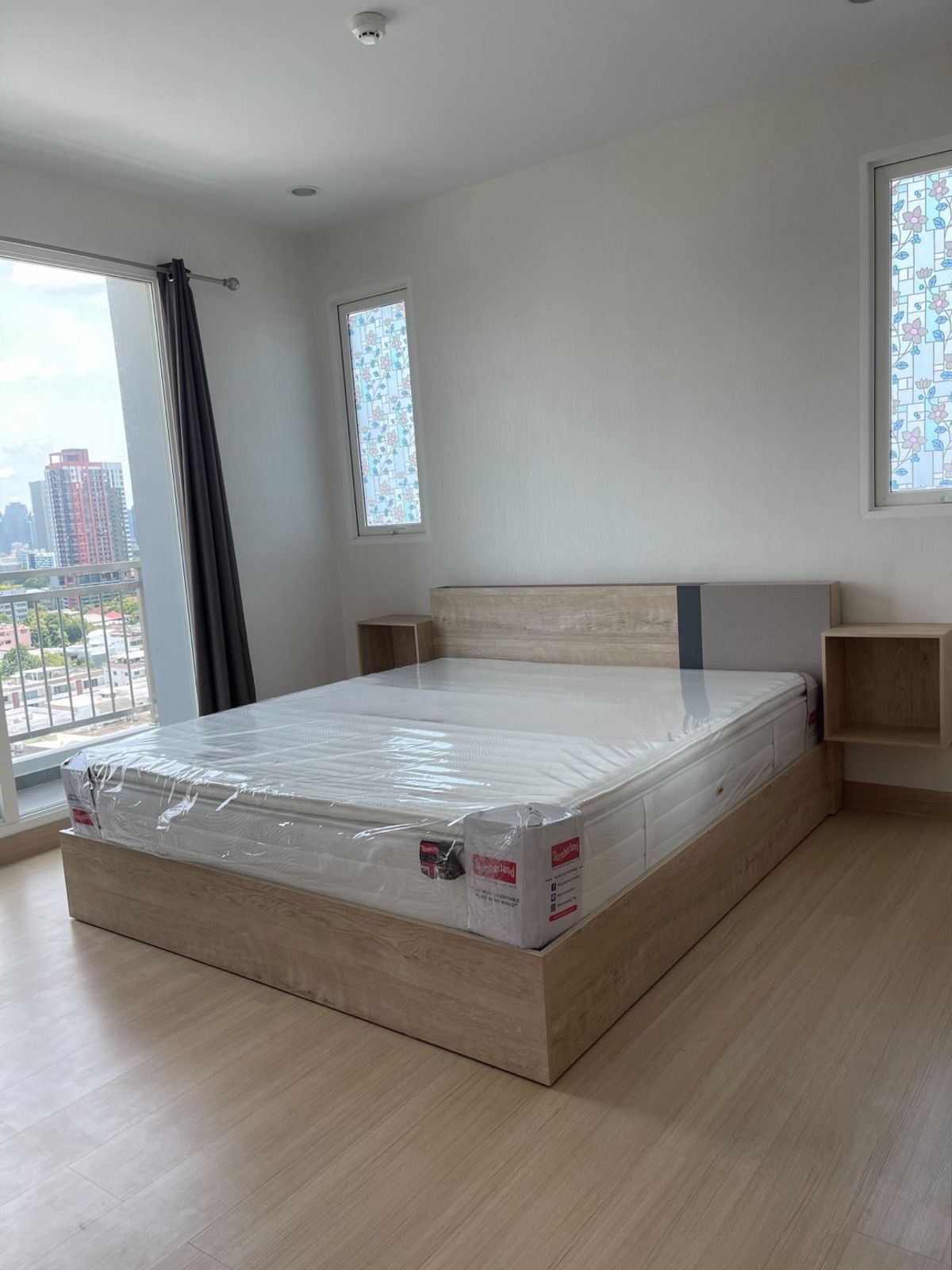 ให้เช่าคอนโดสาทร นราธิวาส : T8170468 ให้เช่า คอนโด Supalai Lite Sathorn - Charoenrat ขนาด 93 ตร.ม. ชั้น 15