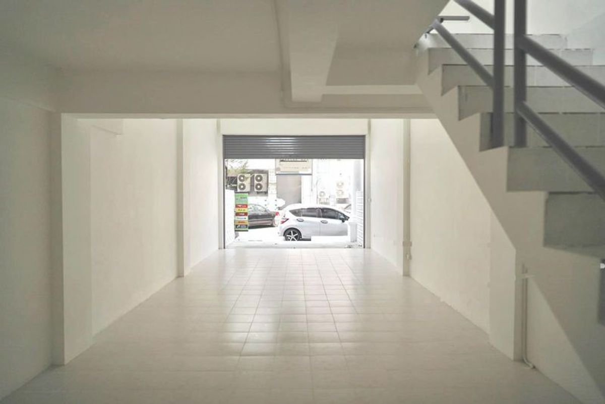 ขายอาคารพาณิชย์เชียงใหม่ : ขายอาคารพาณิชย์ 17 ตรว 4 ชั้น รีโนเวทใหม่ หลัง รพ.เทพปัญญา ตำบลฟ้าฮ่าม อำเภอเมือง จังหวัดเชียงใหม่