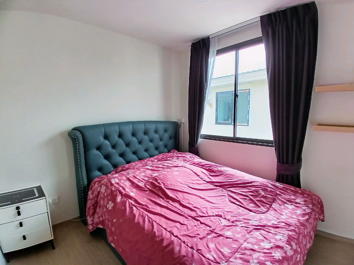 For RentHouseBangna, Bearing, Lasalle : 3-floor townhome for RENT in minimal style | Altitude Kraf Bangna, Good atmosphere with large garden view [ Welcome to pets ]