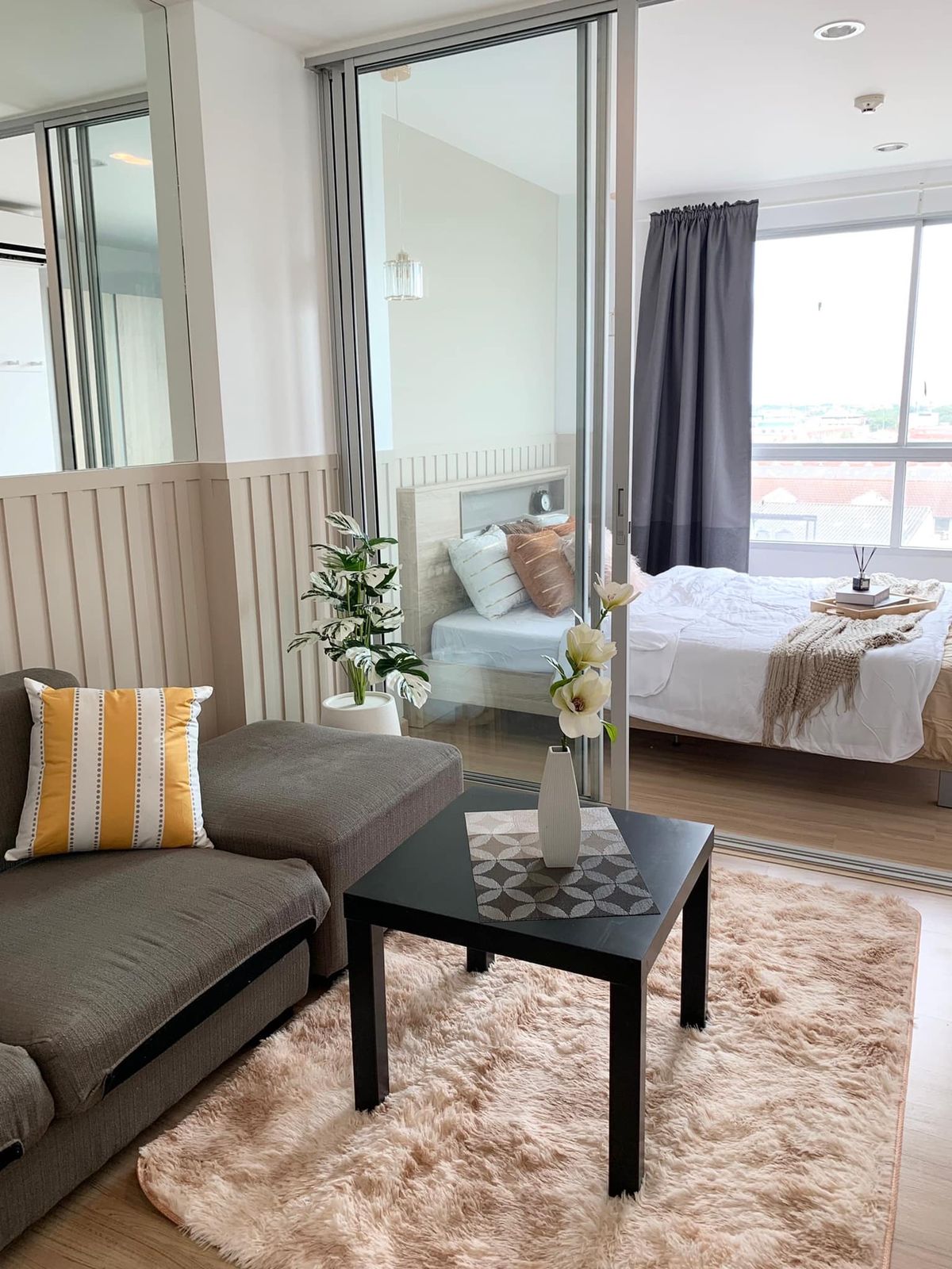 For RentCondoSeri Thai, Ramkhamhaeng Nida : For rent The Niche ID (NICHE ID), Seri Thai, beautiful room, newweight, newweight Firing machine, yes, complete electricity. Condo on the main road near the train (SAV358)