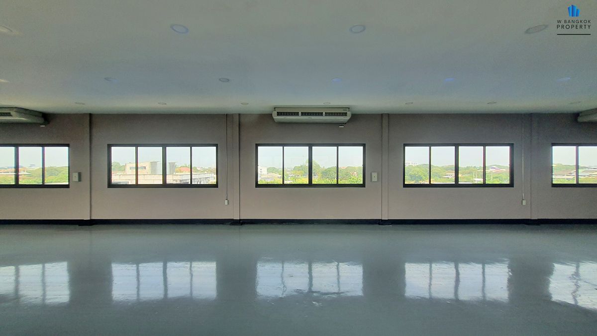 ขายสำนักงานพัฒนาการ ศรีนครินทร์ : HOT PRICE !! ขายอาคารสำนักงาน 2,500 ตรม. สภาพใหม่มาก อาคารสวย ใกล้ รถไฟฟ้าสายสีเหลือง สถานี ศรีนครินทร์ 38 เพียง 300 เมตรเท่านั้น