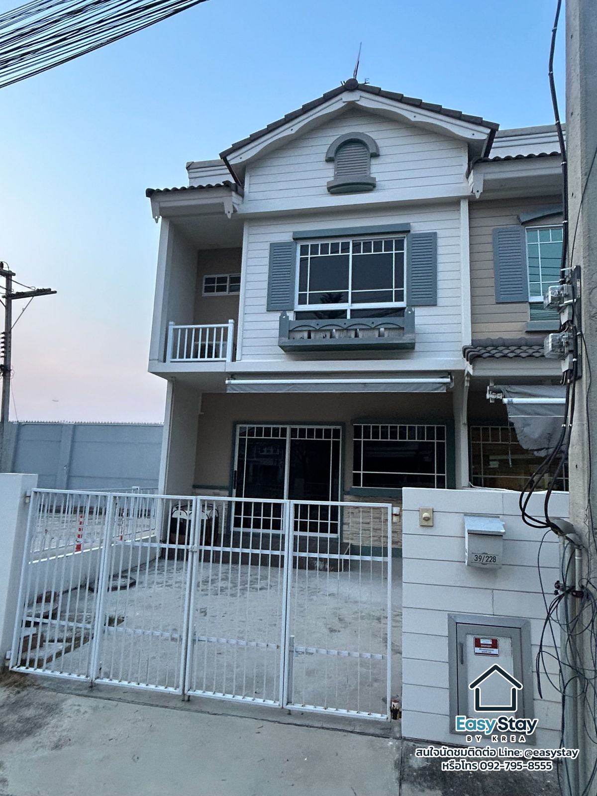 ให้เช่าบ้านปทุมธานี รังสิต ธรรมศาสตร์ : 🏡 ให้เช่า ทาวน์โฮม 2 ชั้น โครงการ วิลลาจจิโอ รังสิต คลอง 3 (Villaggio Rangsit-Klong 3) บ้านตัวอย่าง เฟอร์นิเจอร์ครบ หลังมุม พร้อมอยู่! โครงการคุณภาพจาก Land & Houses