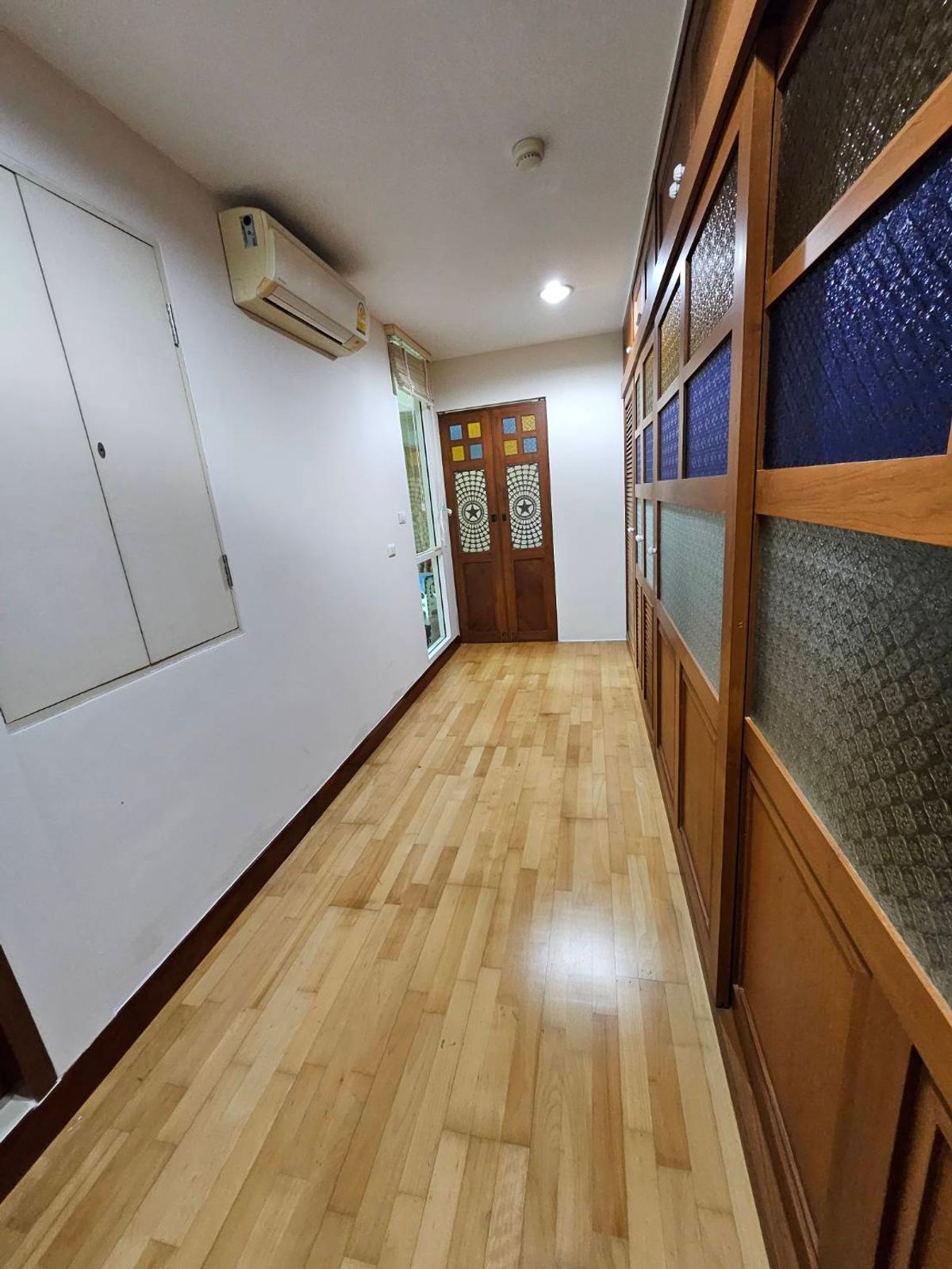 For SaleCondoWongwianyai, Charoennakor : Condo for sale at The Fine at River  Charoen Nakhon- Khlong San, Bangkok, 2 bedrooms, 1 bathroom, living room, dining room. Vintage style decoration  