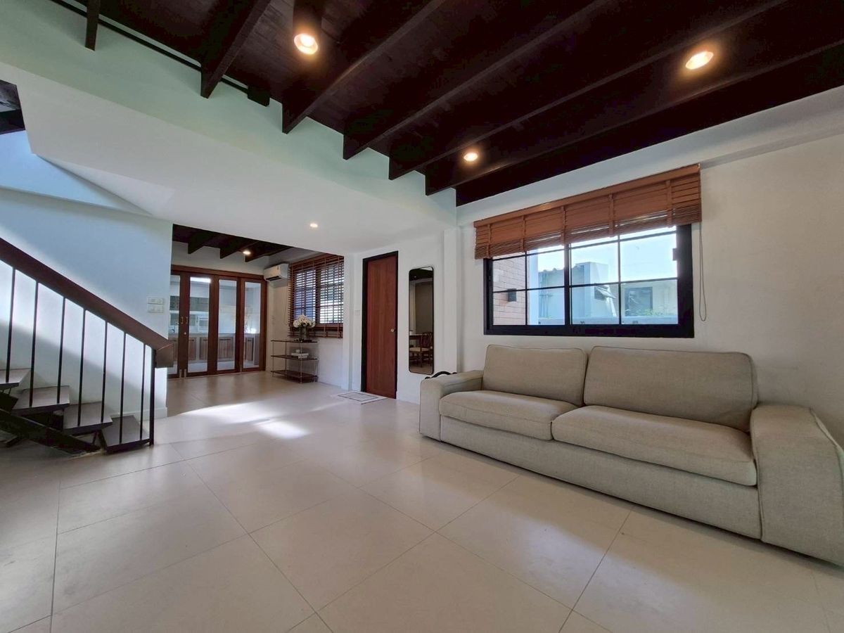 ให้เช่าบ้านบางนา แบริ่ง ลาซาล : 💥ForRent💥 Houses with Private Garden 🏡 3 Bed 🛒 Near  Mega Bangna only 5 minutes !!  Pet Friendly 🐶