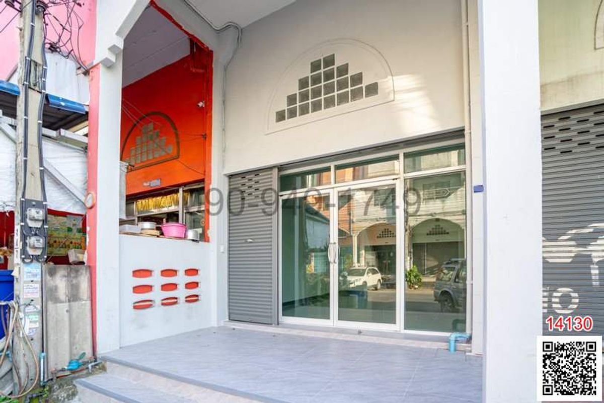 For SaleShop HouseLadkrabang, Suwannaphum Airport : 3.5 -story commercial building for sale, Rungkit Villa 9, Soi Romklao 58, new renovated On the main road Romklao
