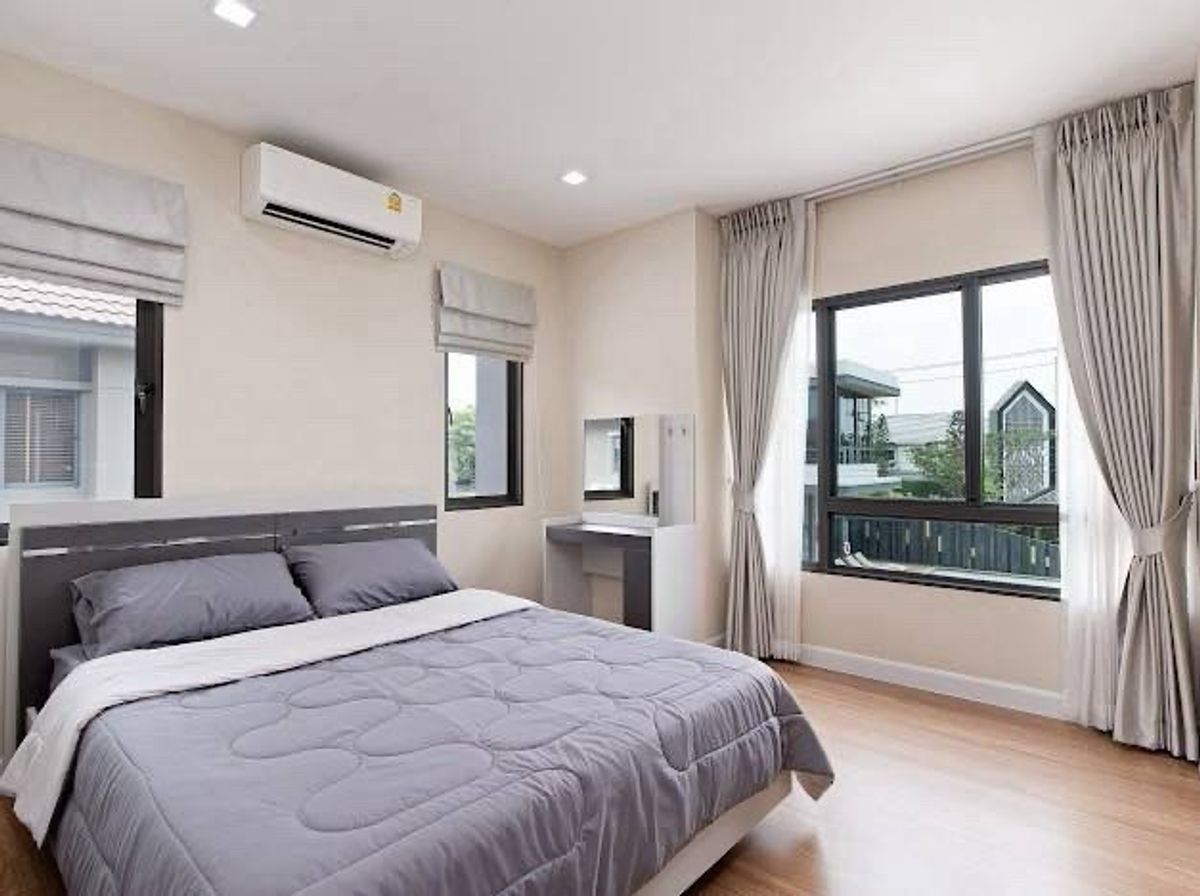 For RentHouseMin Buri, Romklao : 💥Forrent💥4BED • Venue Rama9 Village 🏡 location: New Krungthepkreetha 🐶 Pet Friendly‼ ️ Ready to Move in‼ ️