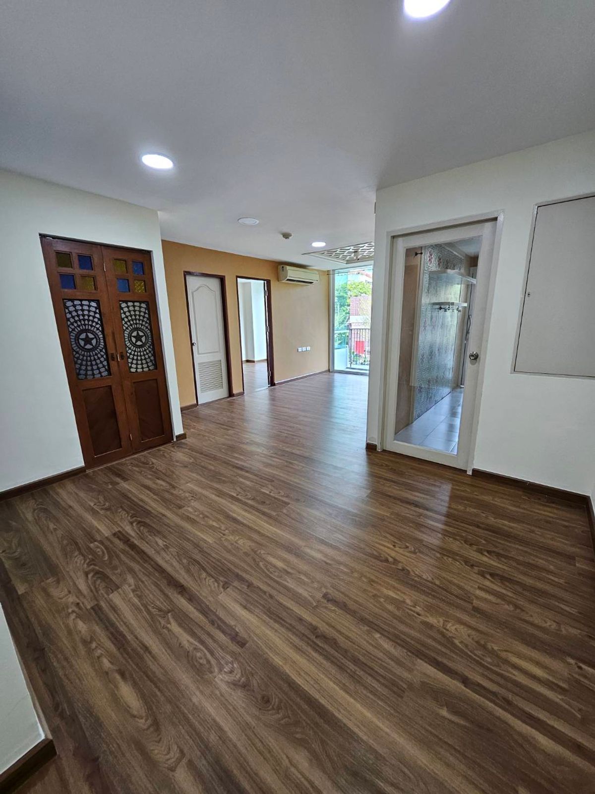For SaleCondoWongwianyai, Charoennakor : Condo for sale at The Fine at River  Charoen Nakhon- Khlong San, Bangkok, 2 bedrooms, 1 bathroom, living room, dining room. Vintage style decoration  