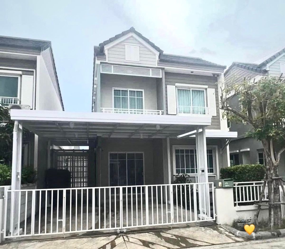 For RentTownhomeNakhon Pathom : Beautiful house for rent in The Village 3, Bang Na-Trat 8, Bang Phli, Samut Prakan, near Mega Bangna. 🚘 ✨ Rental price only 37,000 baht/month