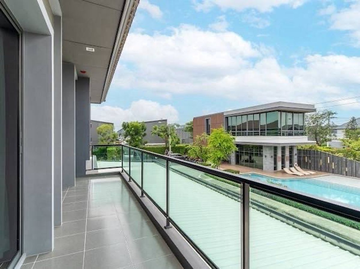 For RentHouseMin Buri, Romklao : 💥Forrent💥4BED • Venue Rama9 Village 🏡 location: New Krungthepkreetha 🐶 Pet Friendly‼ ️ Ready to Move in‼ ️