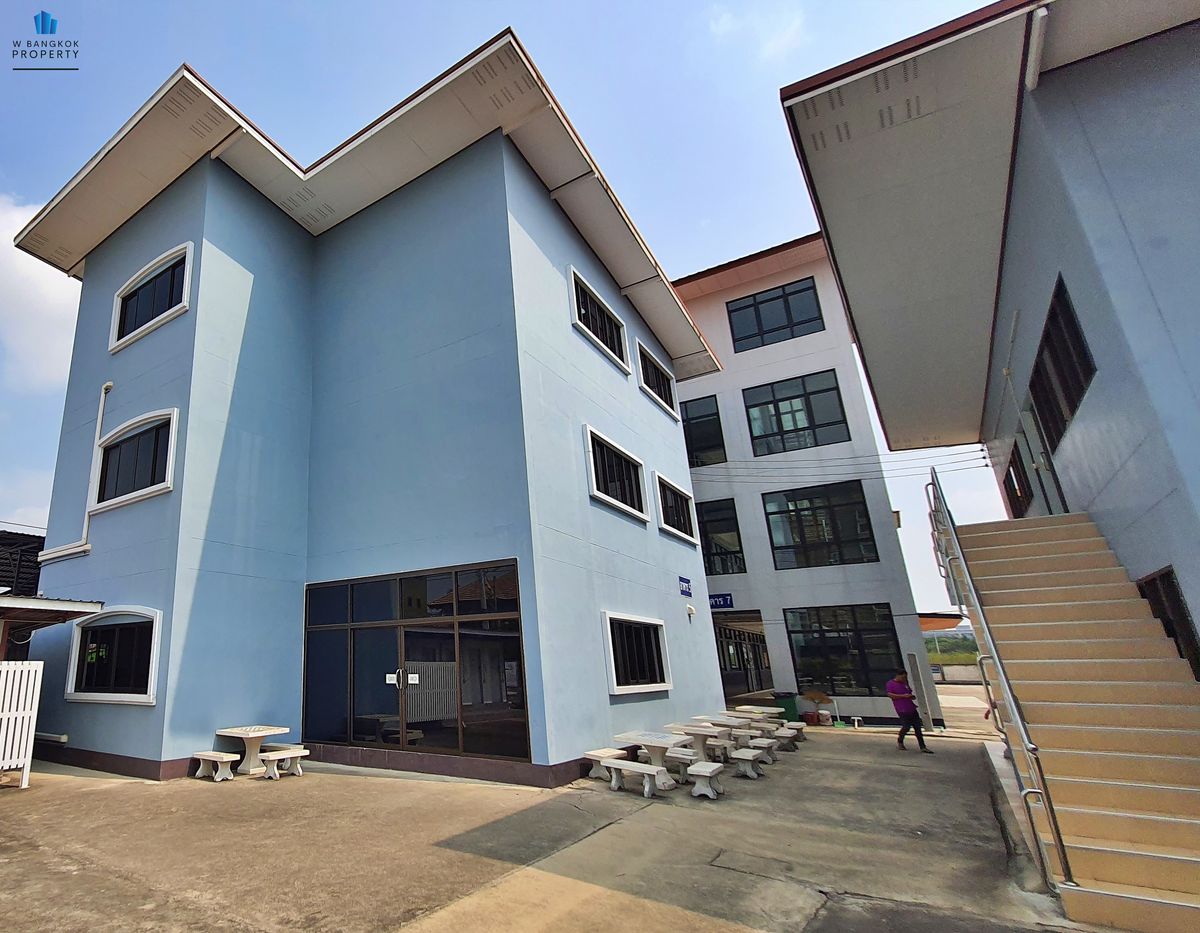 ขายสำนักงานพัฒนาการ ศรีนครินทร์ : HOT PRICE !! ขายอาคารสำนักงาน 2,500 ตรม. สภาพใหม่มาก อาคารสวย ใกล้ รถไฟฟ้าสายสีเหลือง สถานี ศรีนครินทร์ 38 เพียง 300 เมตรเท่านั้น