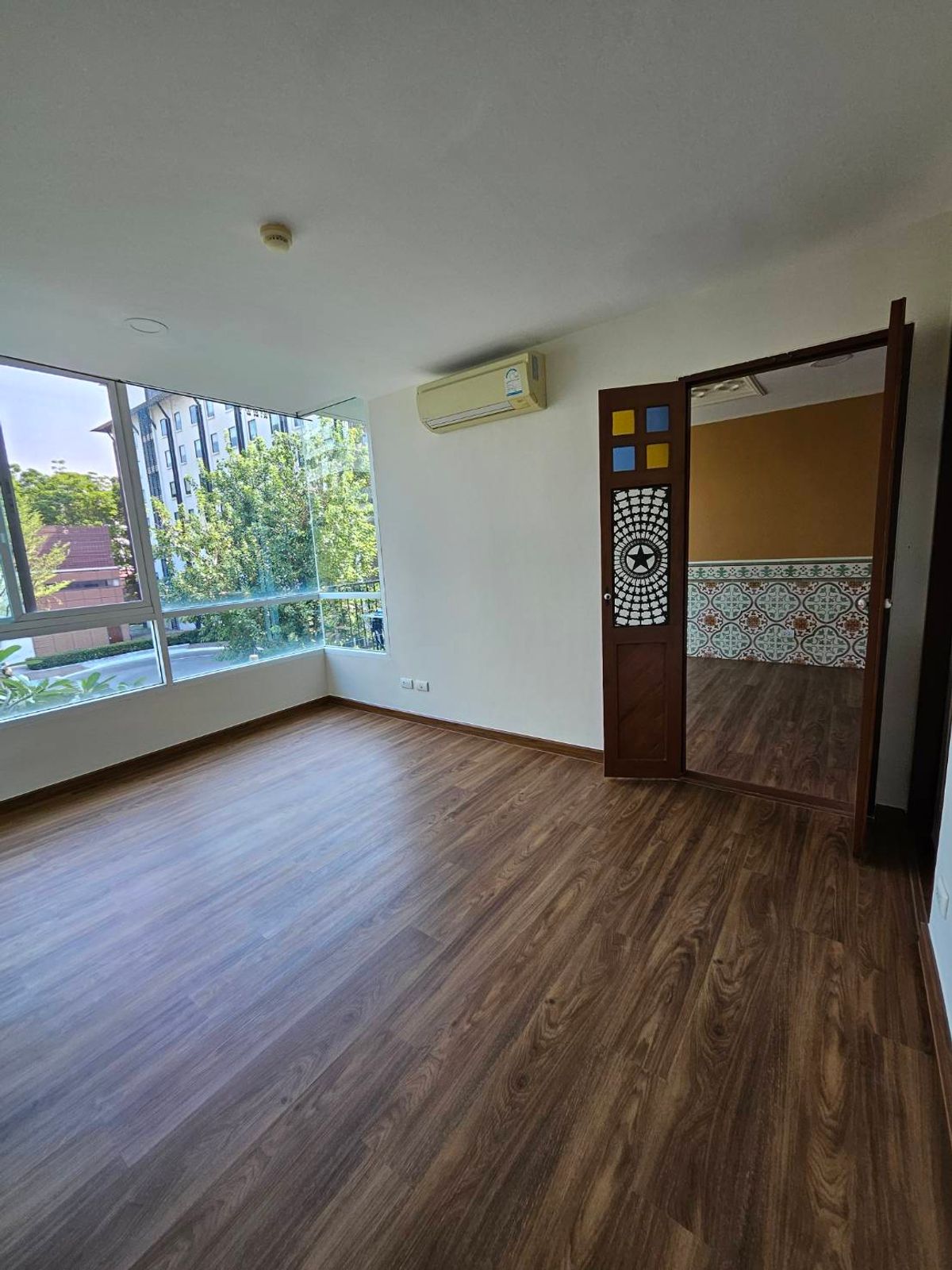 For SaleCondoWongwianyai, Charoennakor : Condo for sale at The Fine at River  Charoen Nakhon- Khlong San, Bangkok, 2 bedrooms, 1 bathroom, living room, dining room. Vintage style decoration  