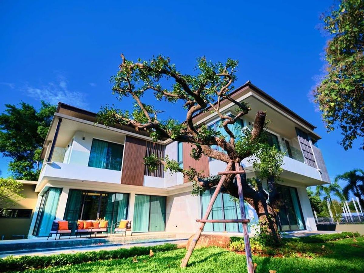 For RentHouseChiang Mai : Pool Villa for rent 150,000 baht per month, near Green Valley Golf Course No.10H197
