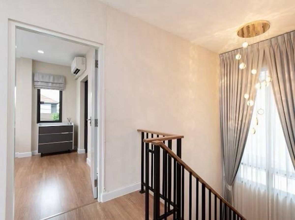 For RentHouseMin Buri, Romklao : 💥Forrent💥4BED • Venue Rama9 Village 🏡 location: New Krungthepkreetha 🐶 Pet Friendly‼ ️ Ready to Move in‼ ️