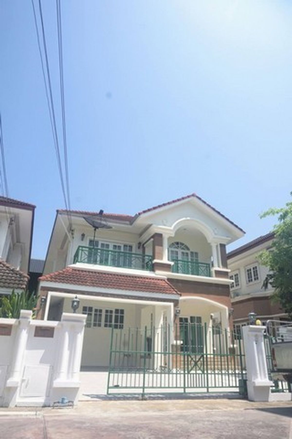 ให้เช่าบ้านพัฒนาการ ศรีนครินทร์ : HR2394ให้เช่าบ้านเดี่ยว 2 ชั้น ซอยศรีนครินทร์ 51 รีโนเวทใหม่ ใกล้ซีคอนสแควร์ ใกล้รถไฟฟ้าสถานีสวนหลวง ร.9