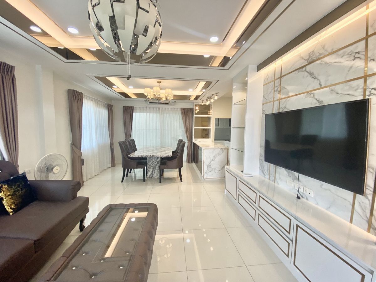 For RentTownhomeBangna, Bearing, Lasalle : 🔥🏡房子出租 Townhouse for Rent | 2 -story townhouse, Indy Bangna Ram2 ✅Small Pet Friendly🐶😸