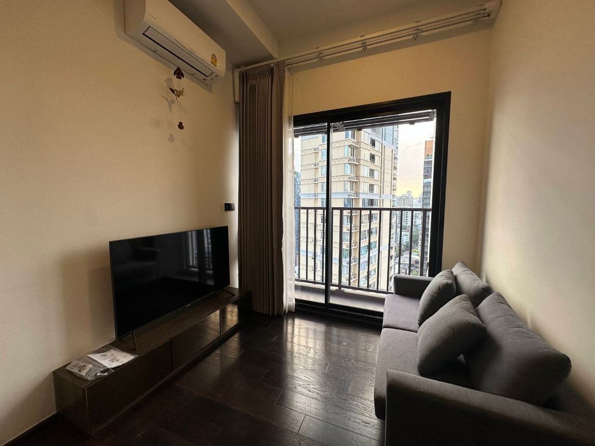 ให้เช่าคอนโดสุขุมวิท อโศก ทองหล่อ : ให้เช่าคอนโด Park Origin Thonglor คอนโดแต่งครบพร้อมเข้าอยู่ห่างจากรถไฟฟ้า BTS สถานีทองหล่อ 1.4 กม.และใกล้ทางด่วน3เส้นทาง!!