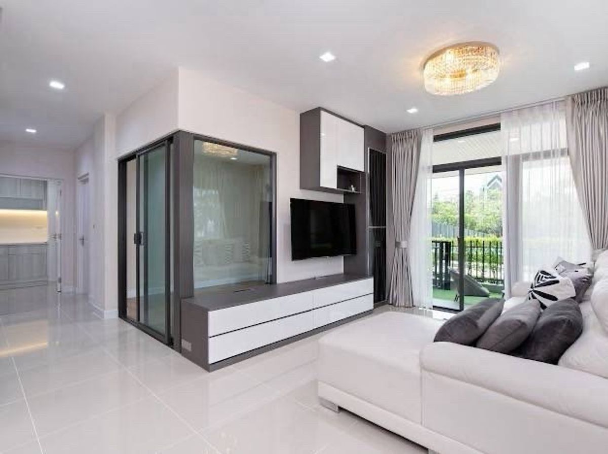 For RentHouseMin Buri, Romklao : 💥Forrent💥4BED • Venue Rama9 Village 🏡 location: New Krungthepkreetha 🐶 Pet Friendly‼ ️ Ready to Move in‼ ️