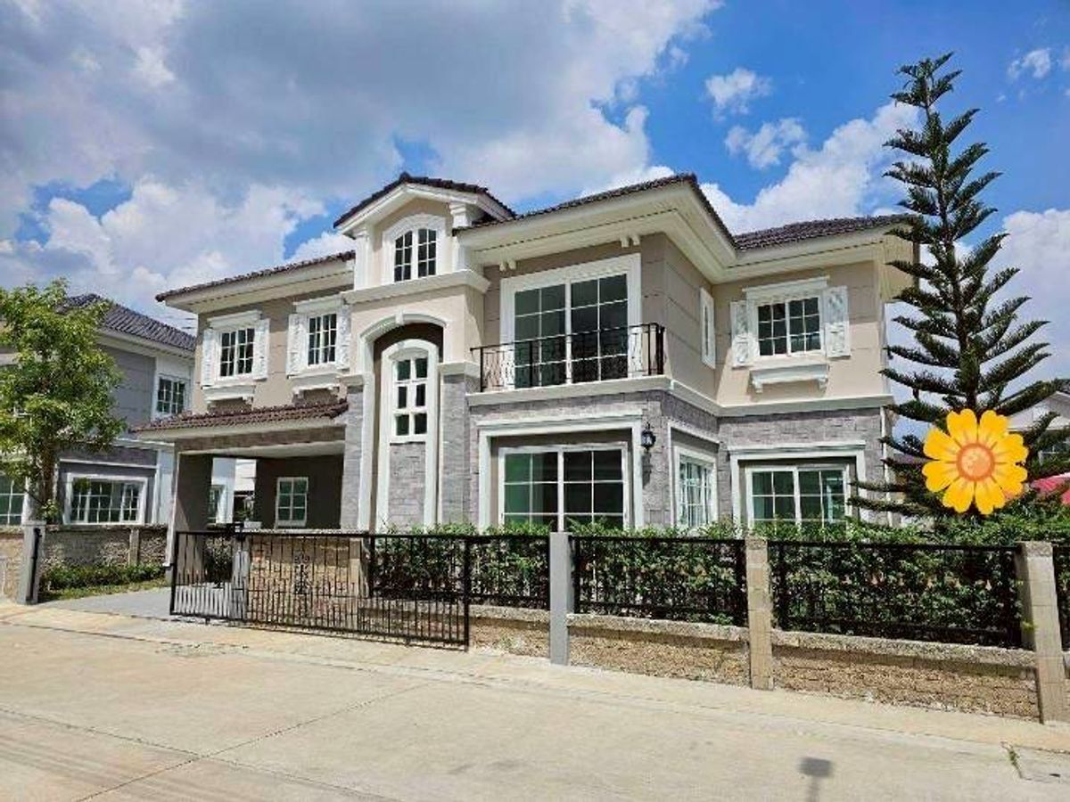 For RentHouseSamut Prakan,Samrong : Rent a luxury single house, 2 floors, 4 bedrooms, 4 bathrooms, houses next to Golden Neo Sukhumvit-Lasalle, Sukhumvit 113 ⭐️ with furniture, rental price 100,0000 baht/month
