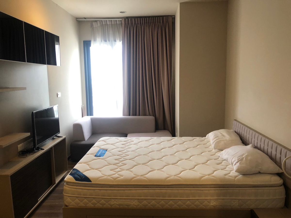 For SaleCondoSapankwai,Jatujak : Urgent sale! Price negotiable onyx, popular building of Saphan Khwai Ari people near Big C, location near Saphan Saphan Khwai, convenient to travel, do not miss! Interested contact 0876358339