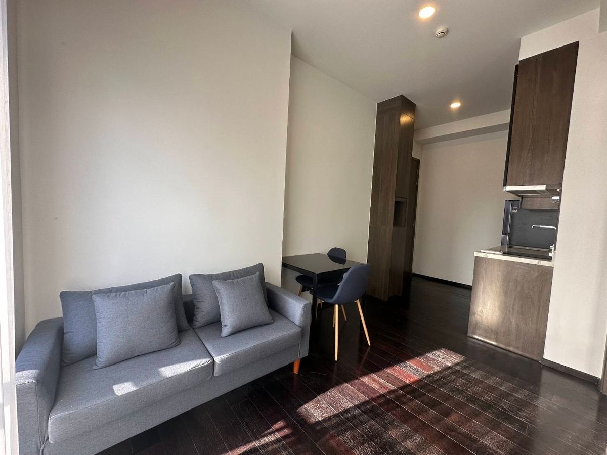 ให้เช่าคอนโดสุขุมวิท อโศก ทองหล่อ : ให้เช่าคอนโด Park Origin Thonglor คอนโดแต่งครบพร้อมเข้าอยู่ห่างจากรถไฟฟ้า BTS สถานีทองหล่อ 1.4 กม.และใกล้ทางด่วน3เส้นทาง!!