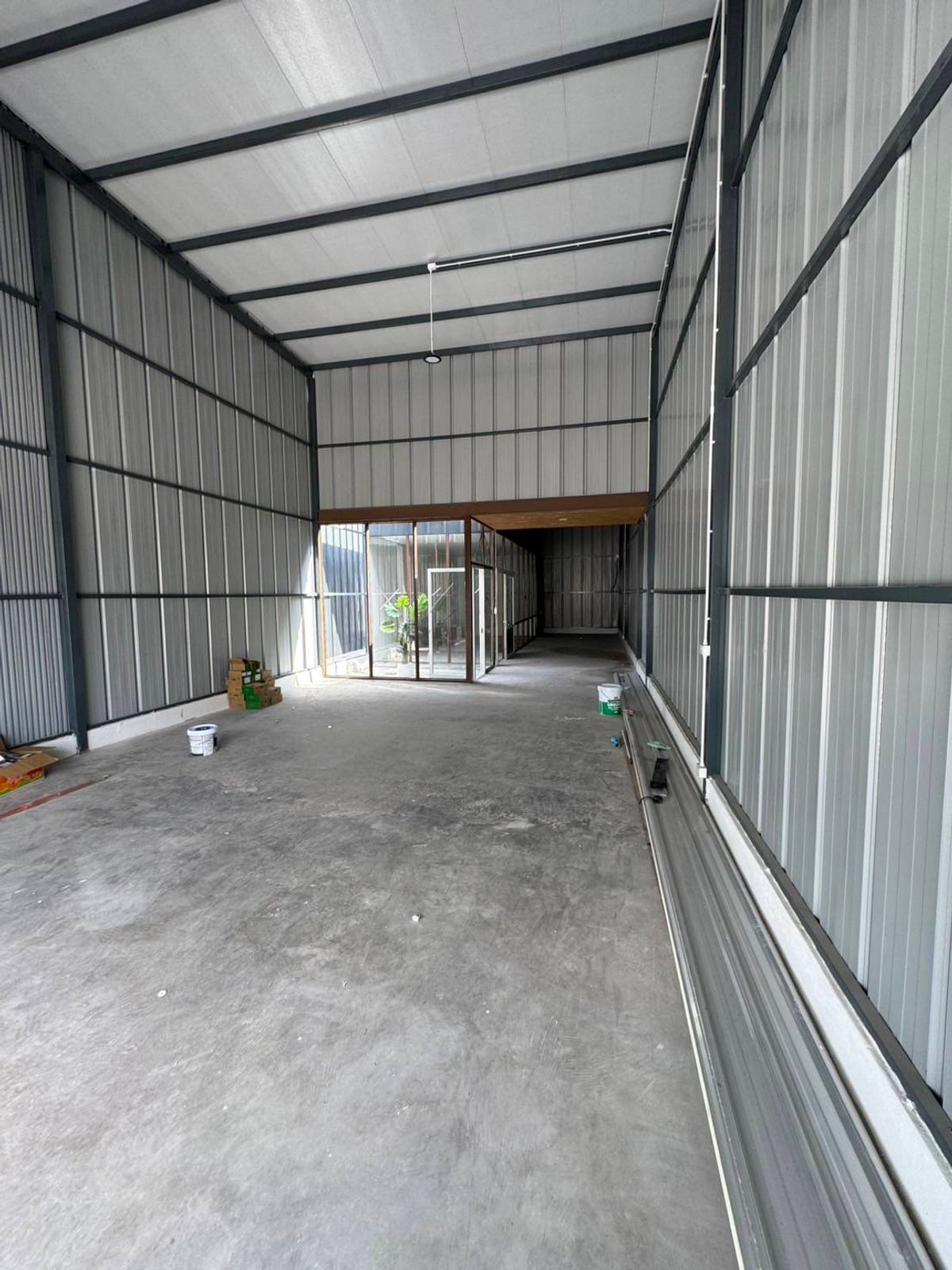 For RentWarehousePattanakan, Srinakarin : Rent a warehouse With offices in Srinakarin 16, the city center (N.1673)