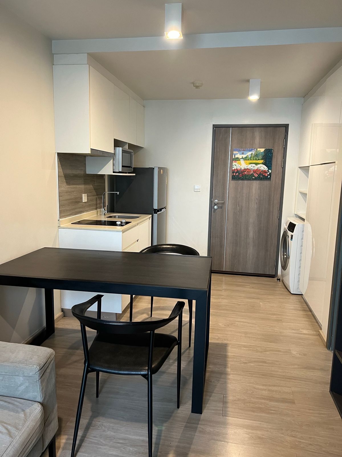 For RentCondoWitthayu, Chidlom, Langsuan, Ploenchit : 🐾 Rare Item! MAESTRO 02 Ruamrudee Animal Room! 1 bedroom, 1 bathroom, size 33.15 sq.m., rent only 23,000 baht/month. Contact 0968623850 🐾