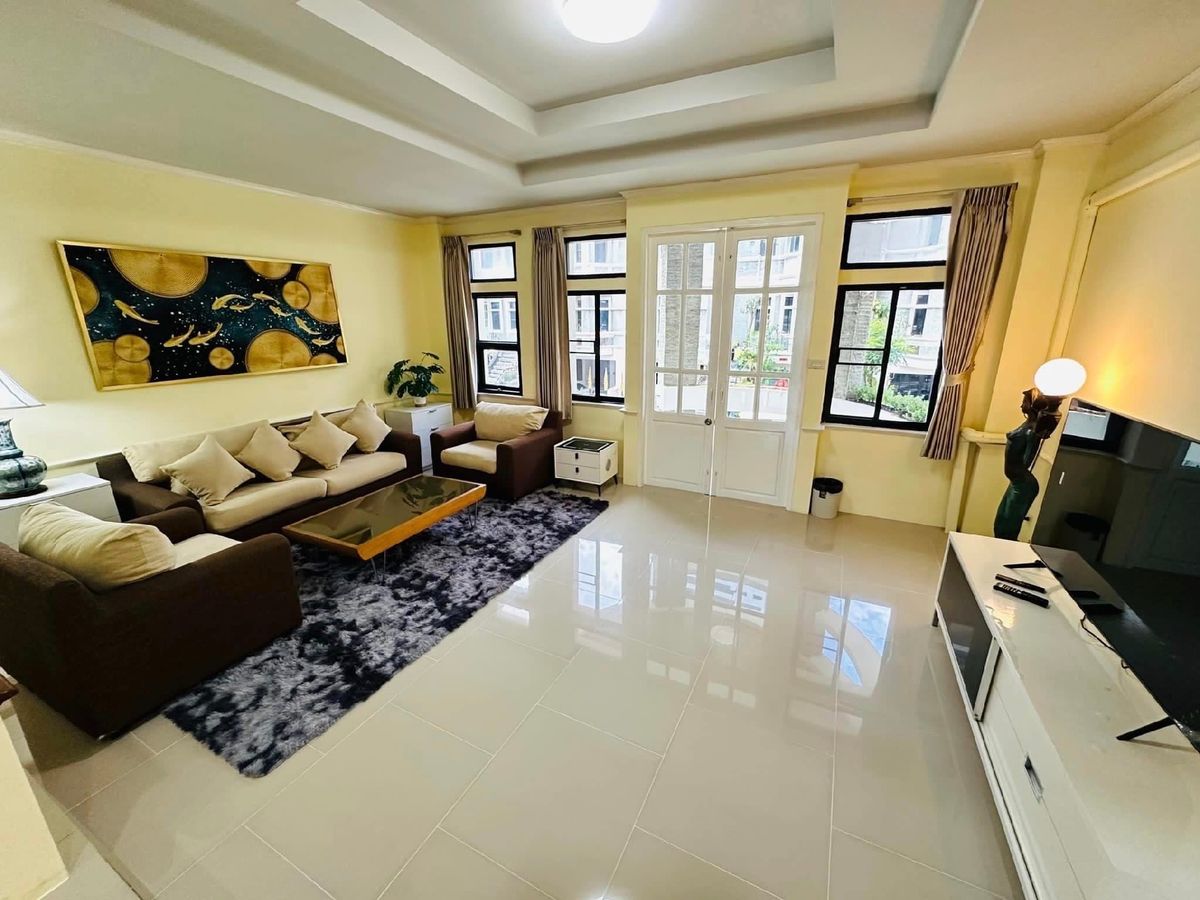 ให้เช่าทาวน์โฮมสุขุมวิท อโศก ทองหล่อ : 🎉Rent Chicha Castle 🎉 3 bedroom 🎉 350 sq.m🎉 85,000 baht/month🎉