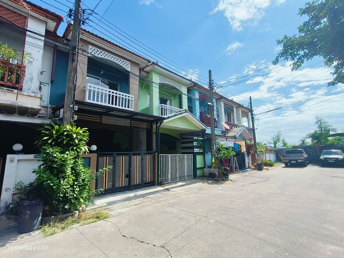 ขายทาวน์โฮมมีนบุรี-ร่มเกล้า : บ้าน มีนบุรี หนองจอก สุวินทวงศ์ มบ.ณ ราธร ถนนสุวินทวงศ์23  ทำเล ใกล้ตลาดมีนบุรี ใกล้สำนักงานที่ดินหนองจอก