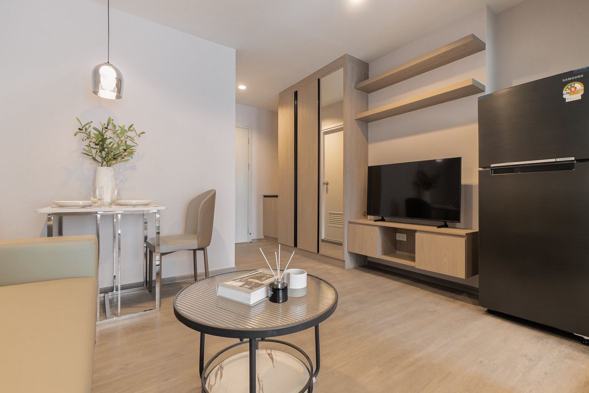 For RentCondoBangna, Bearing, Lasalle : 📍 New with a condo near 🚄 BTS Bangna 800 m. Regent Home Bangna Project (Regent Home Bangna) Size 28 sqm. Price 11,000 baht.