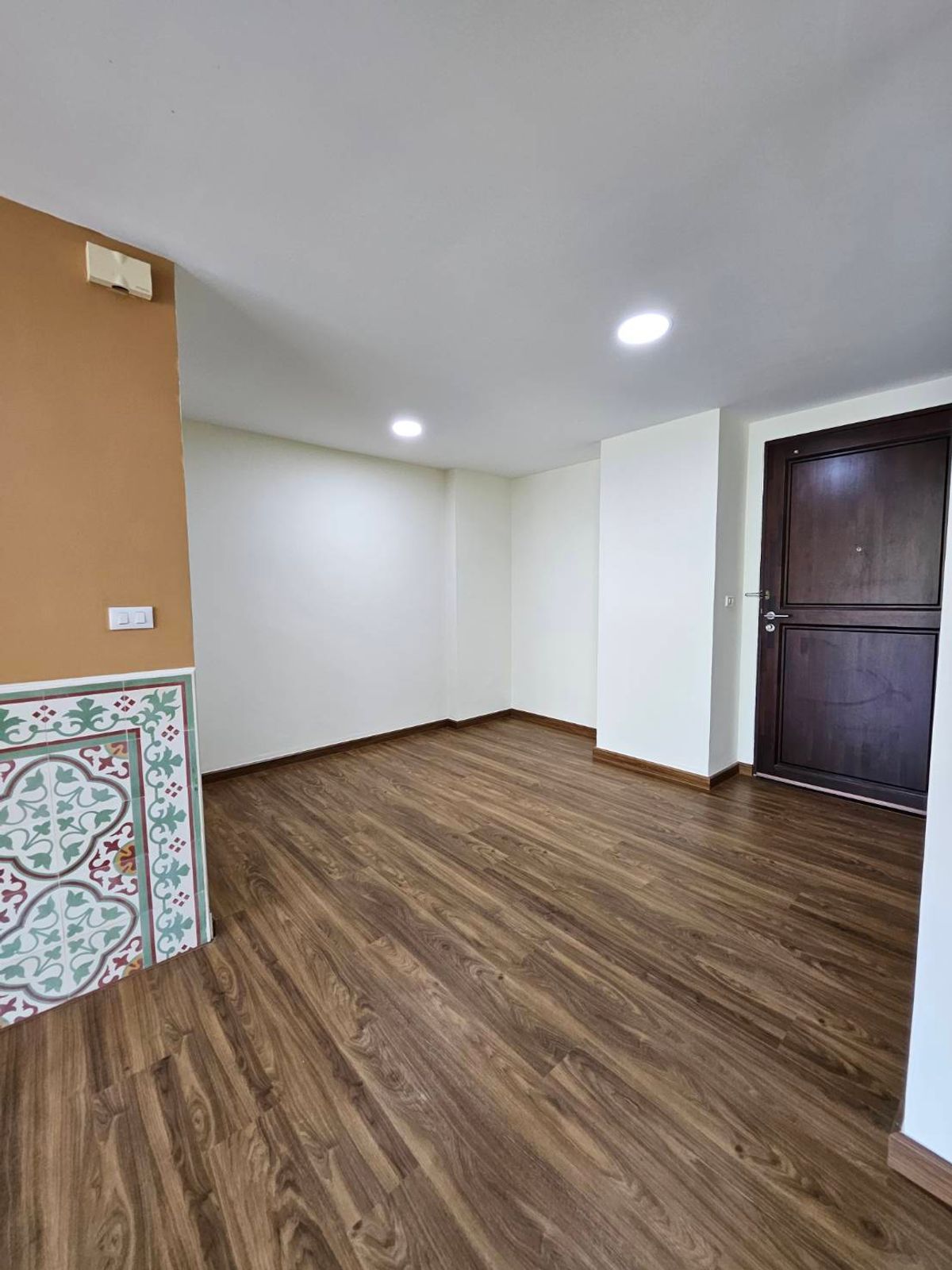 For SaleCondoWongwianyai, Charoennakor : Condo for sale at The Fine at River  Charoen Nakhon- Khlong San, Bangkok, 2 bedrooms, 1 bathroom, living room, dining room. Vintage style decoration  