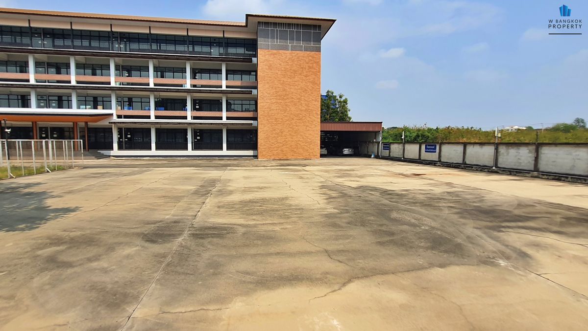 ขายสำนักงานพัฒนาการ ศรีนครินทร์ : HOT PRICE !! ขายอาคารสำนักงาน 2,500 ตรม. สภาพใหม่มาก อาคารสวย ใกล้ รถไฟฟ้าสายสีเหลือง สถานี ศรีนครินทร์ 38 เพียง 300 เมตรเท่านั้น