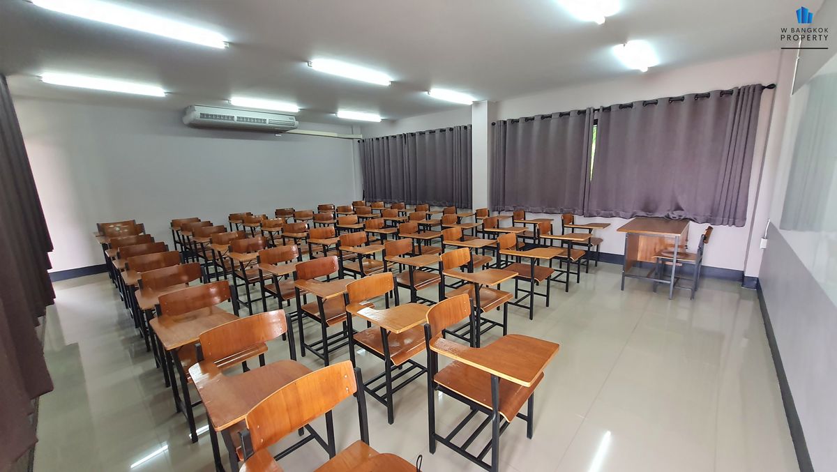 ขายสำนักงานพัฒนาการ ศรีนครินทร์ : HOT PRICE !! ขายอาคารสำนักงาน 2,500 ตรม. สภาพใหม่มาก อาคารสวย ใกล้ รถไฟฟ้าสายสีเหลือง สถานี ศรีนครินทร์ 38 เพียง 300 เมตรเท่านั้น